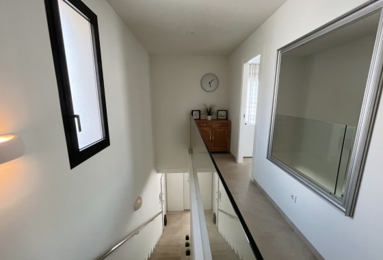 Resale - Villa - Los Montesinos - La Herrada