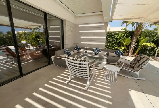Resale - Villa - Los Montesinos - La Herrada