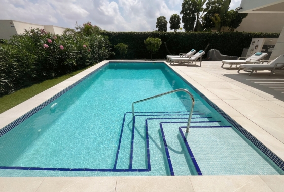 Resale - Villa - Los Montesinos - La Herrada