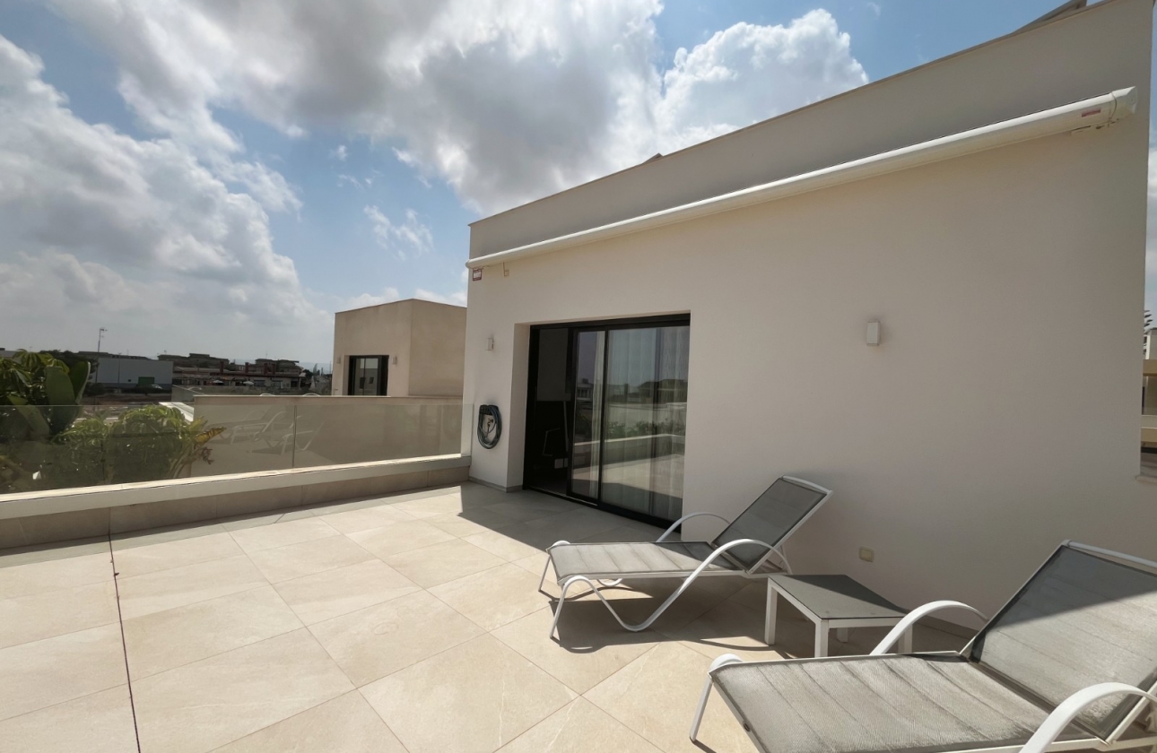 Resale - Villa - Los Montesinos - La Herrada