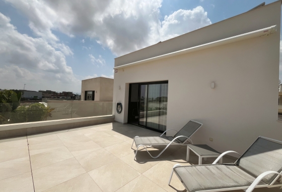 Resale - Villa - Los Montesinos - La Herrada