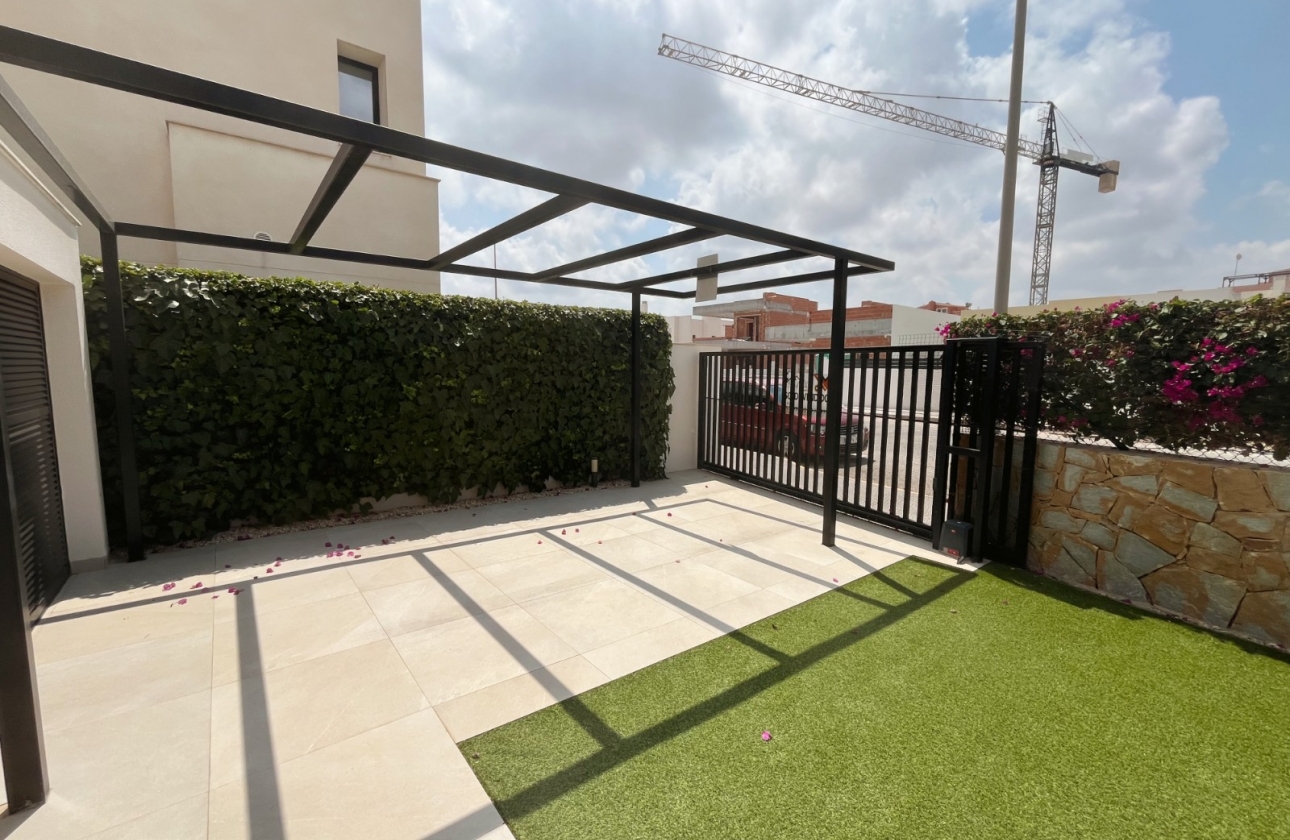 Resale - Villa - Los Montesinos - La Herrada