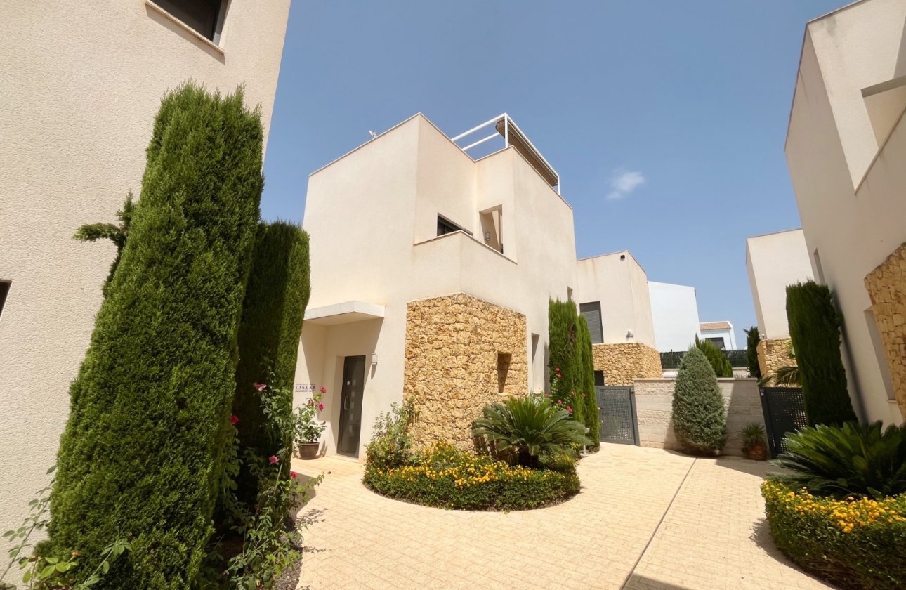 Resale - Villa - Ciudad Quesada - Pueblo Bravo