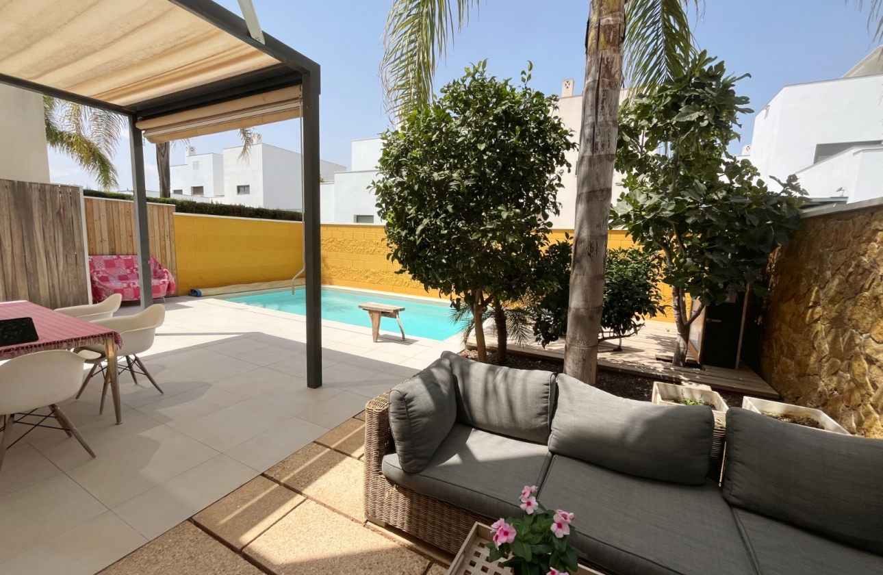 Resale - Villa - Ciudad Quesada - Pueblo Bravo