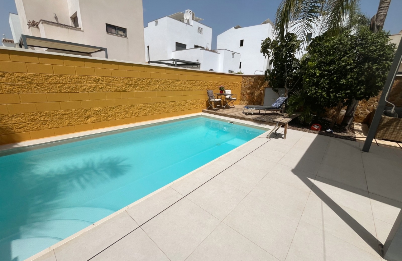 Resale - Villa - Ciudad Quesada - Pueblo Bravo