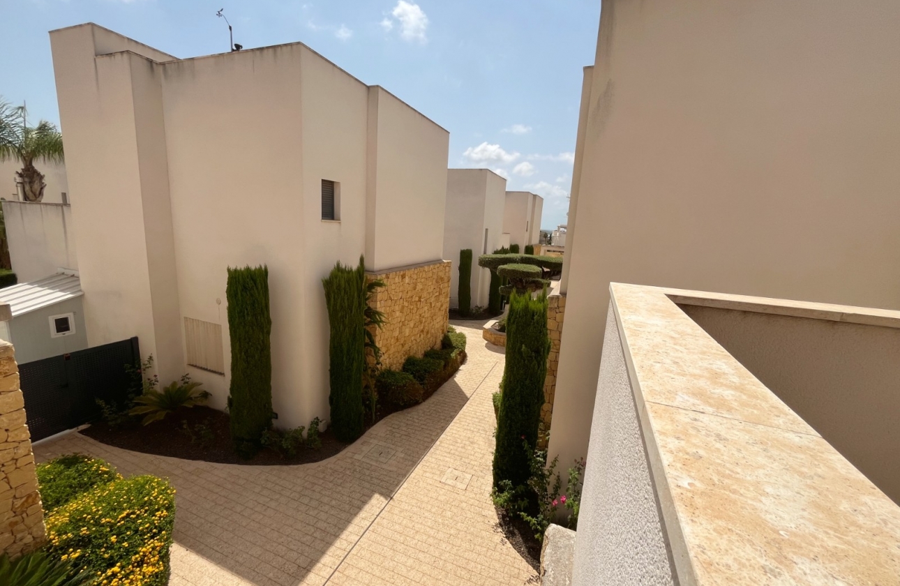 Resale - Villa - Ciudad Quesada - Pueblo Bravo