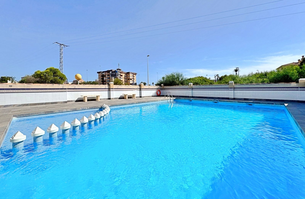 Wiederverkauf - Wohnung - Orihuela Costa - La Zenia