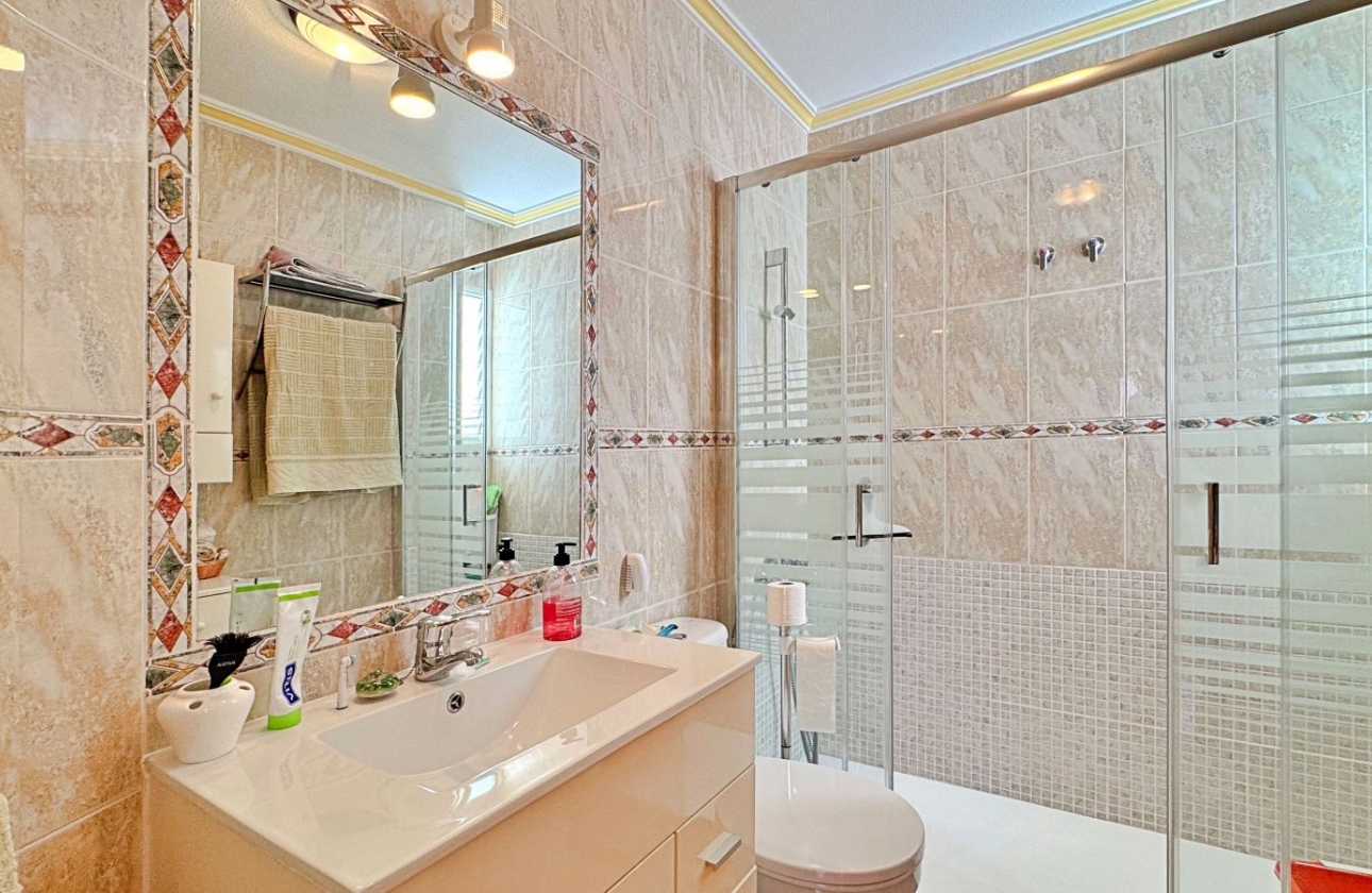 Wiederverkauf - Wohnung - Orihuela Costa - La Zenia