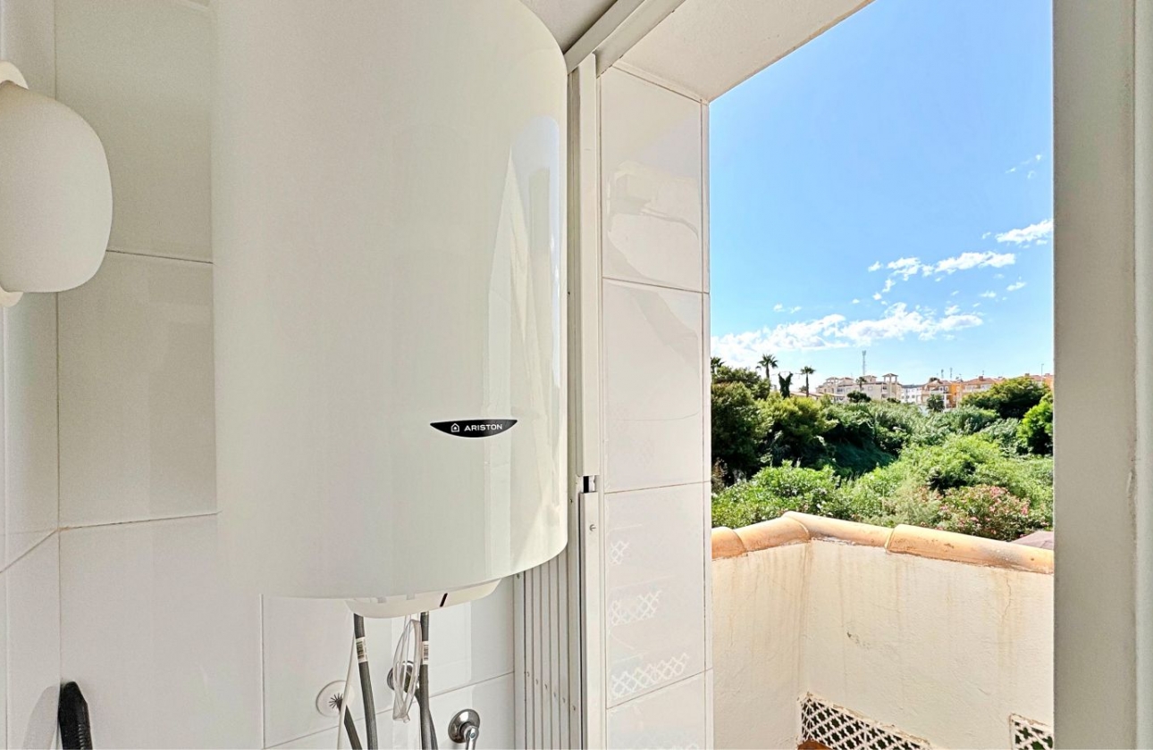 Wiederverkauf - Wohnung - Orihuela Costa - La Zenia