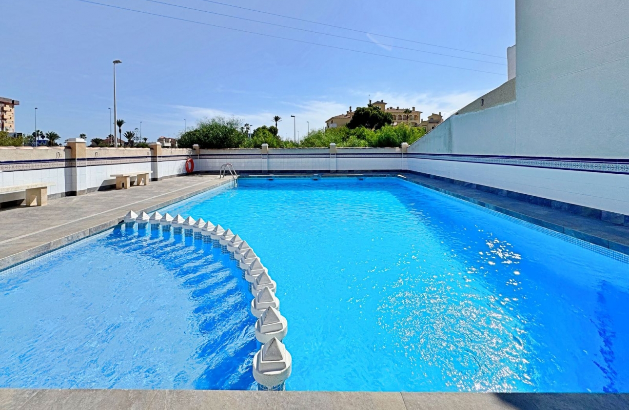 Wiederverkauf - Wohnung - Orihuela Costa - La Zenia