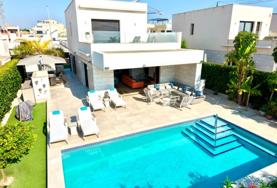 Resale - Villa - Los Montesinos - Los Montesinos - Urb. La Herrada