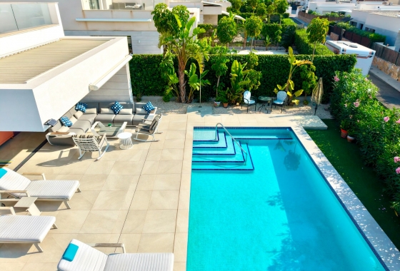 Resale - Villa - Los Montesinos - Los Montesinos - Urb. La Herrada