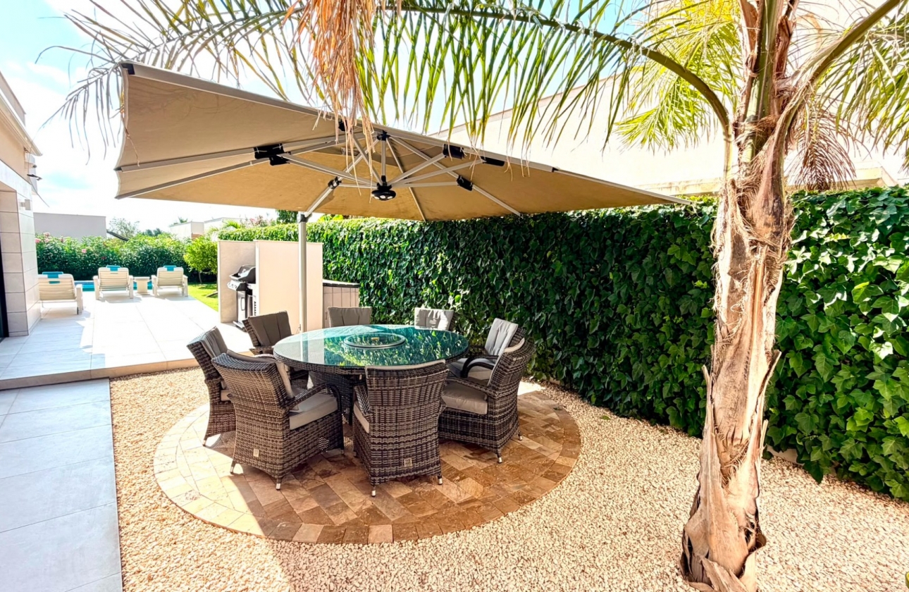Resale - Villa - Los Montesinos - Los Montesinos - Urb. La Herrada