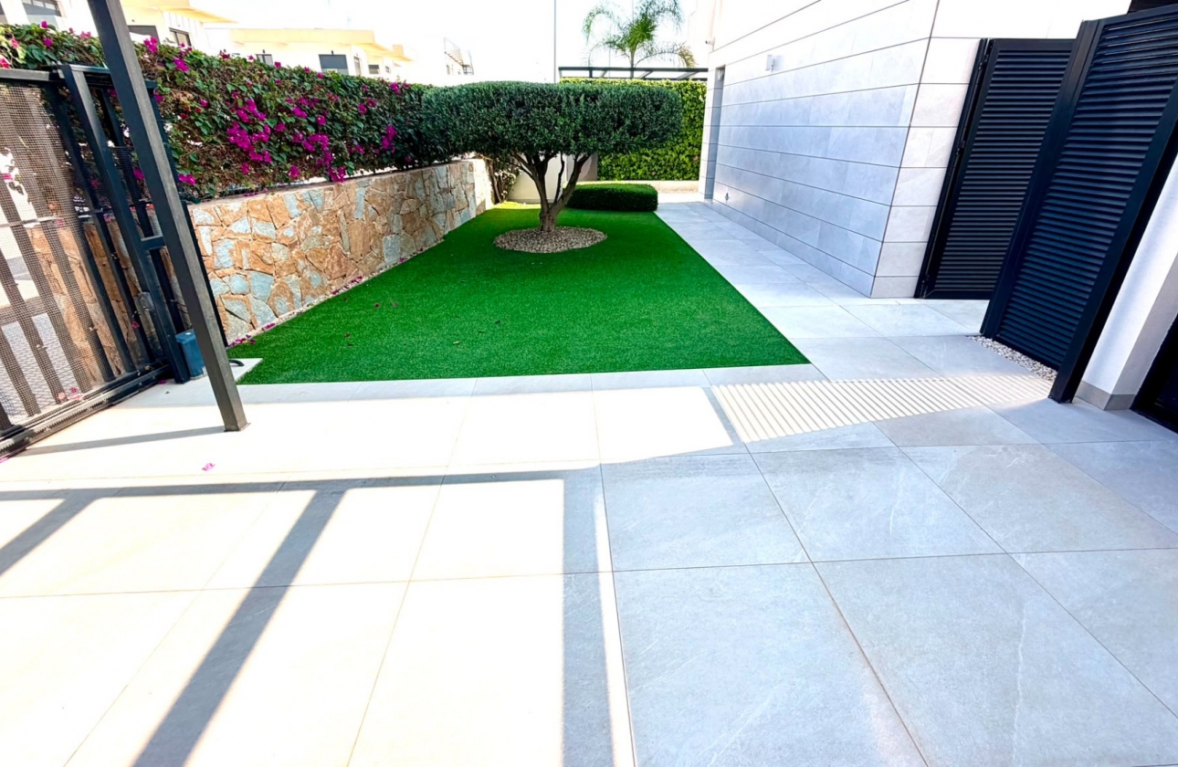 Resale - Villa - Los Montesinos - Los Montesinos - Urb. La Herrada