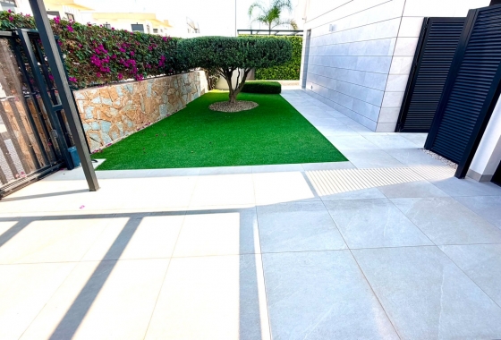 Resale - Villa - Los Montesinos - Los Montesinos - Urb. La Herrada