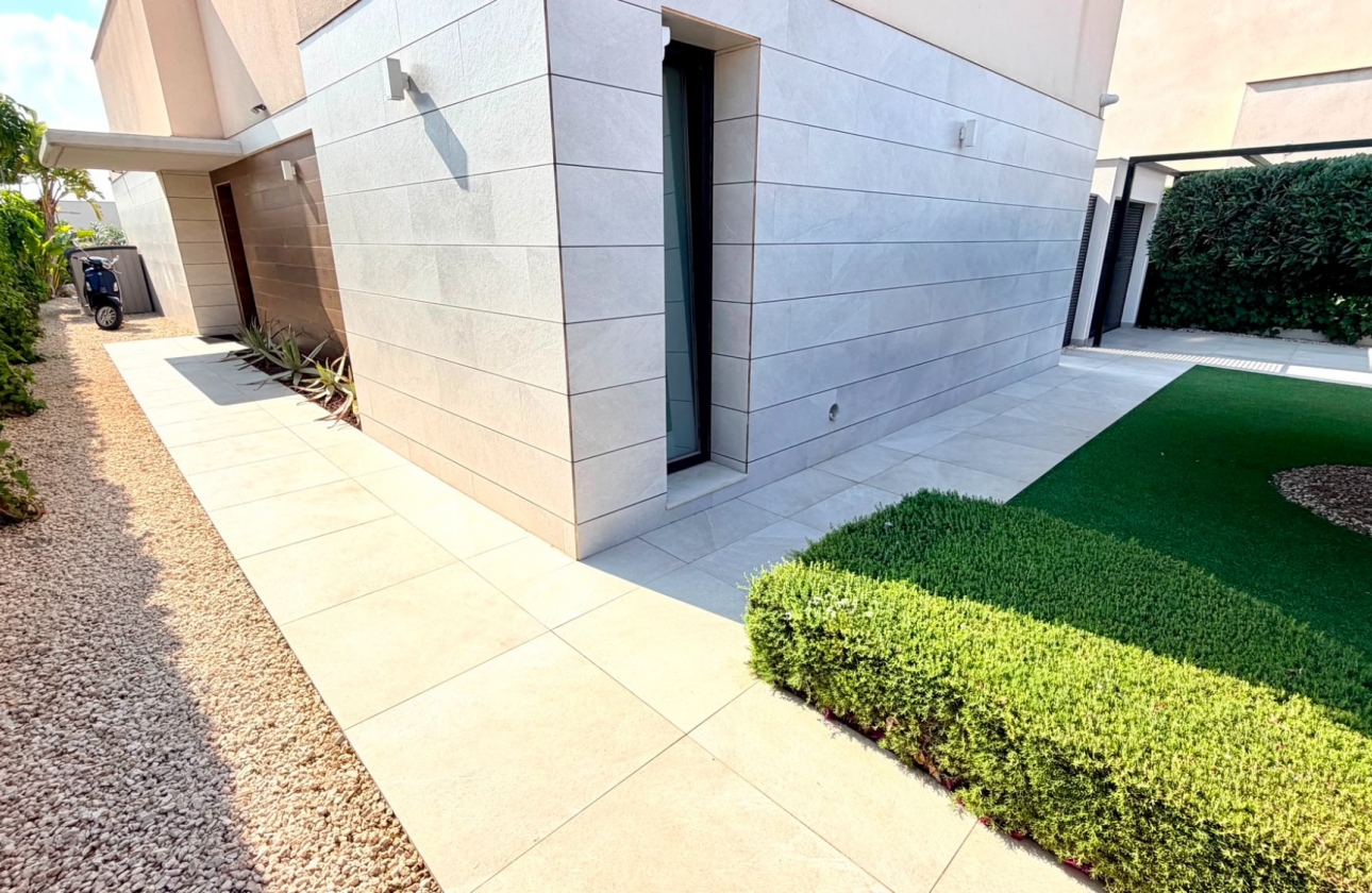 Resale - Villa - Los Montesinos - Los Montesinos - Urb. La Herrada