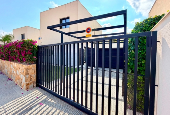 Resale - Villa - Los Montesinos - Los Montesinos - Urb. La Herrada