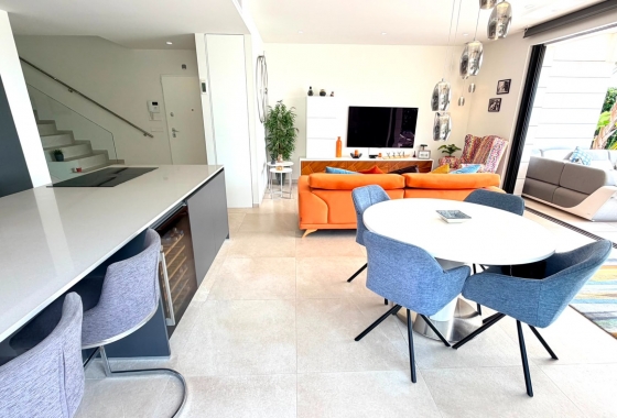 Resale - Villa - Los Montesinos - Los Montesinos - Urb. La Herrada
