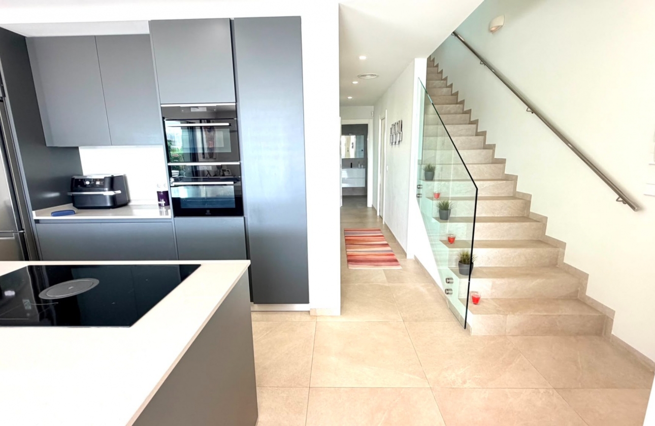 Resale - Villa - Los Montesinos - Los Montesinos - Urb. La Herrada