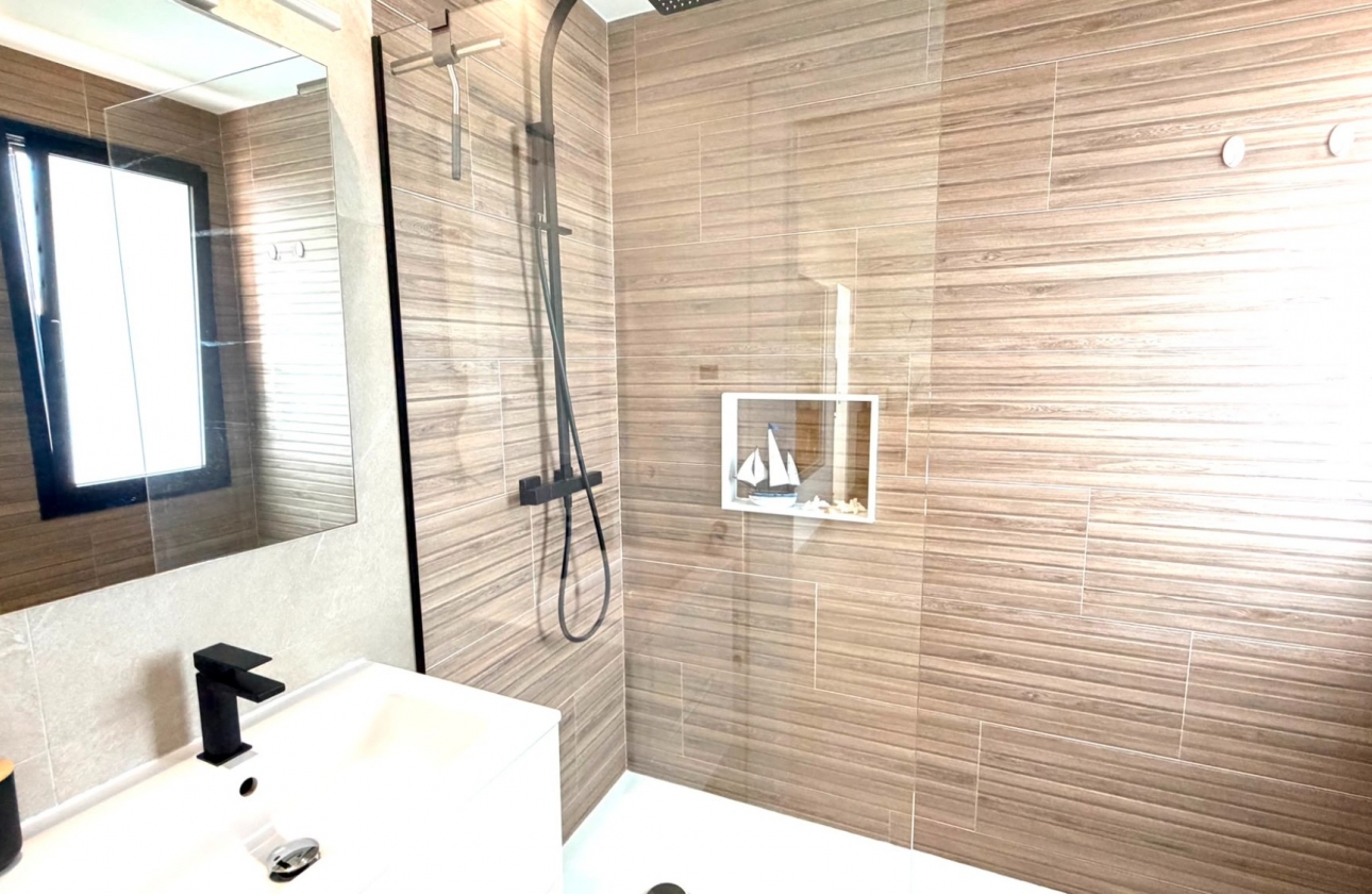 Resale - Villa - Los Montesinos - Los Montesinos - Urb. La Herrada