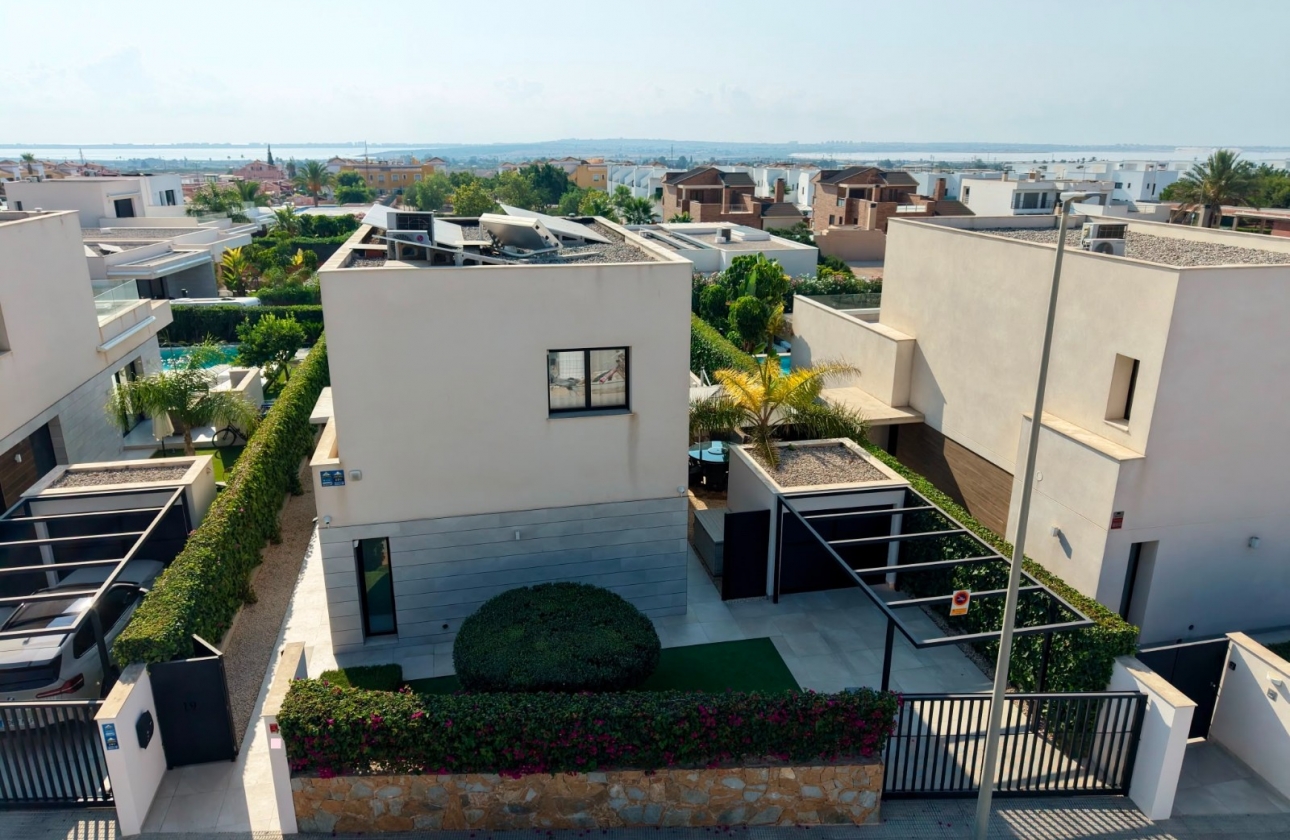 Resale - Villa - Los Montesinos - Los Montesinos - Urb. La Herrada