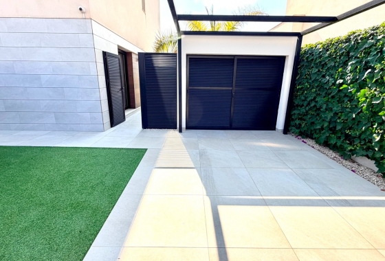 Resale - Villa - Los Montesinos - Los Montesinos - Urb. La Herrada