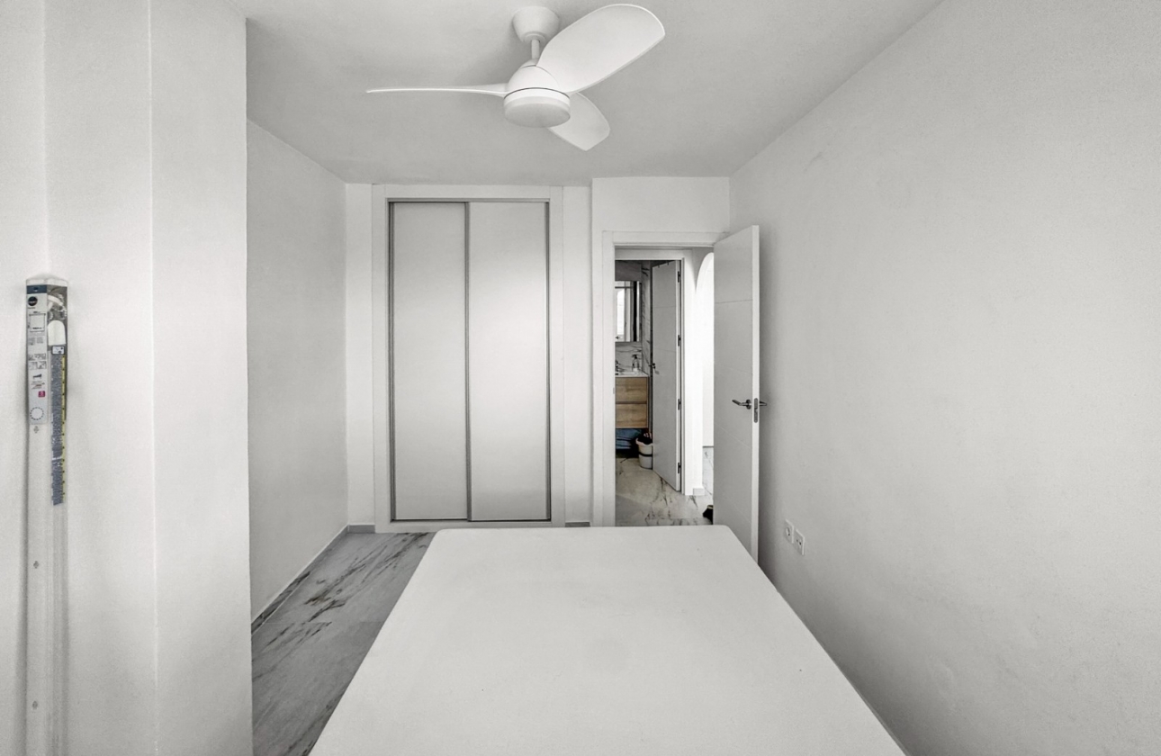 Resale - Apartment / flat - Orihuela Costa - Punta Prima