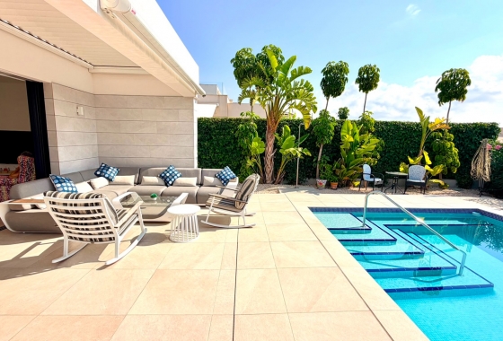 Wiederverkauf - Villa - Los Montesinos - La Herrada
