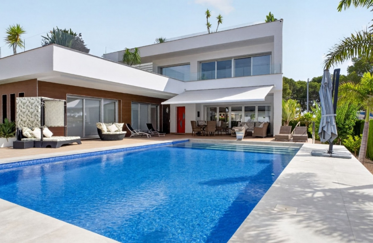 Resale - Villa - Pinar de Campoverde