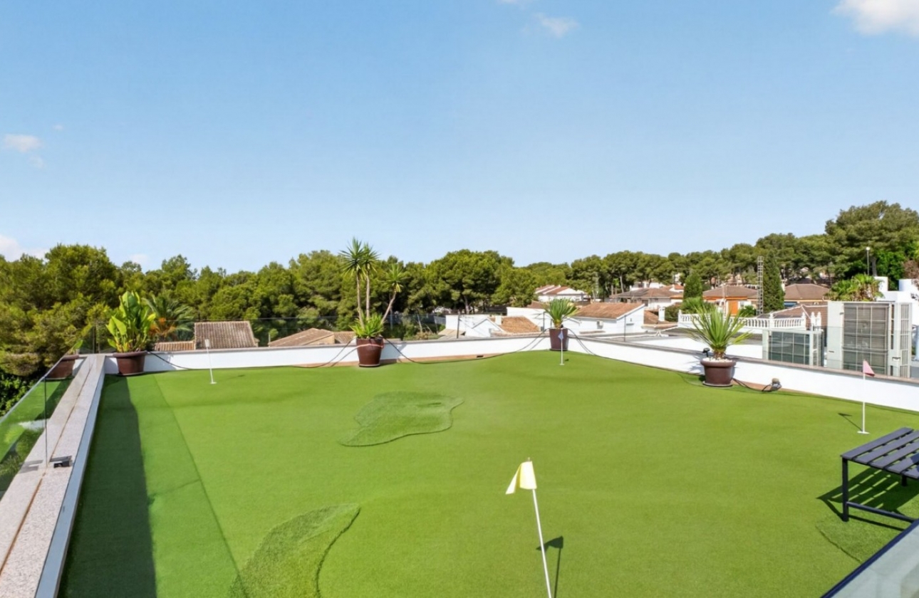 Resale - Villa - Pinar de Campoverde
