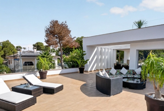 Resale - Villa - Pinar de Campoverde