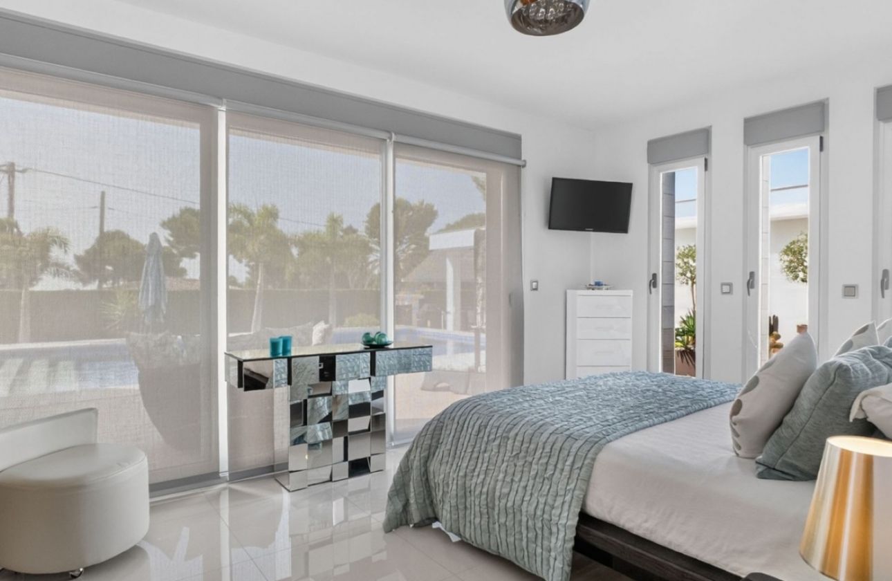 Resale - Villa - Pinar de Campoverde