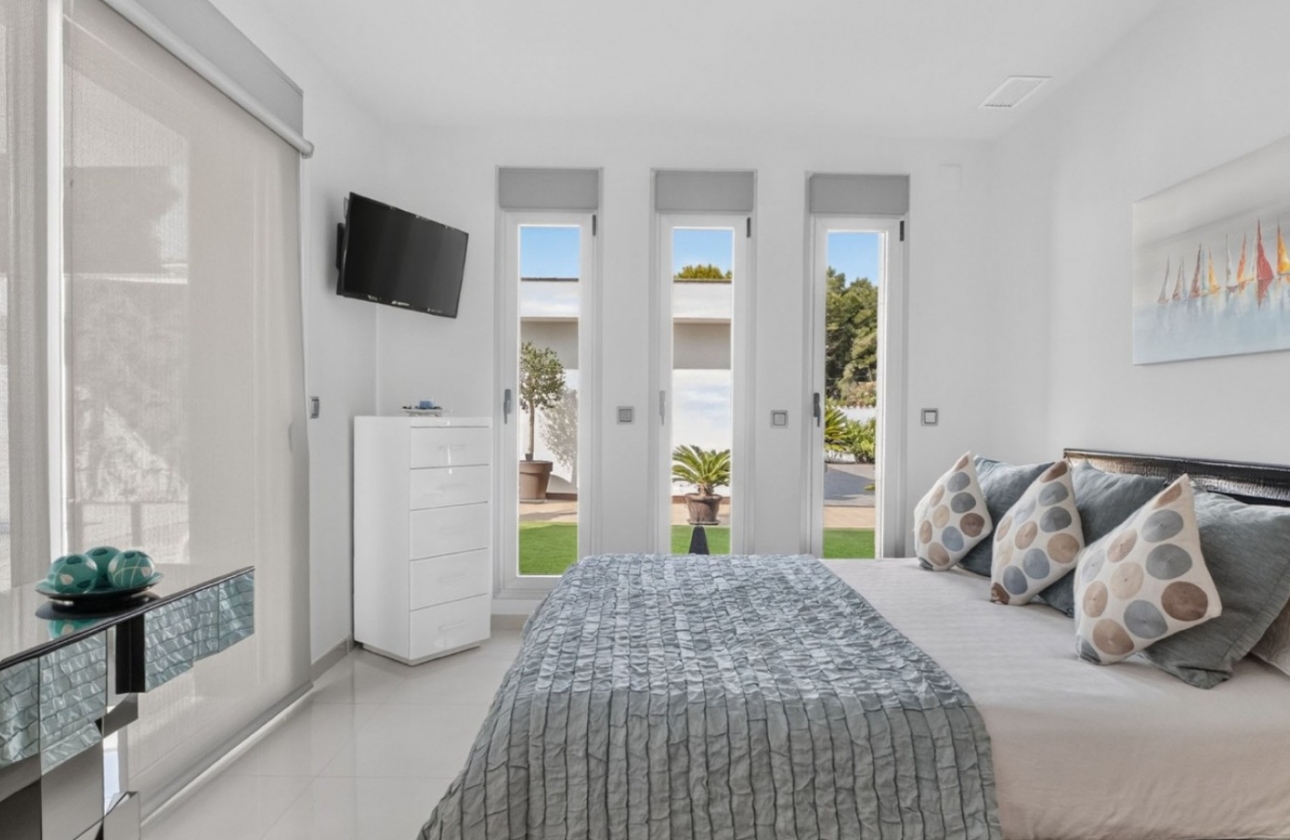 Resale - Villa - Pinar de Campoverde