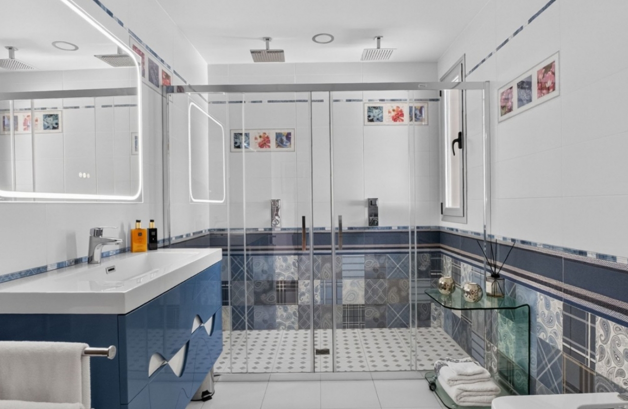 Resale - Villa - Pinar de Campoverde