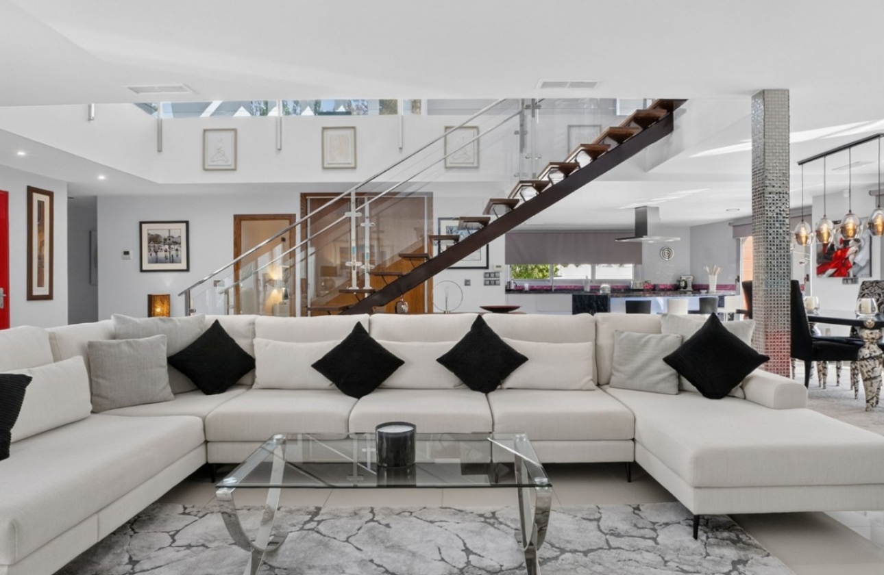 Resale - Villa - Pinar de Campoverde