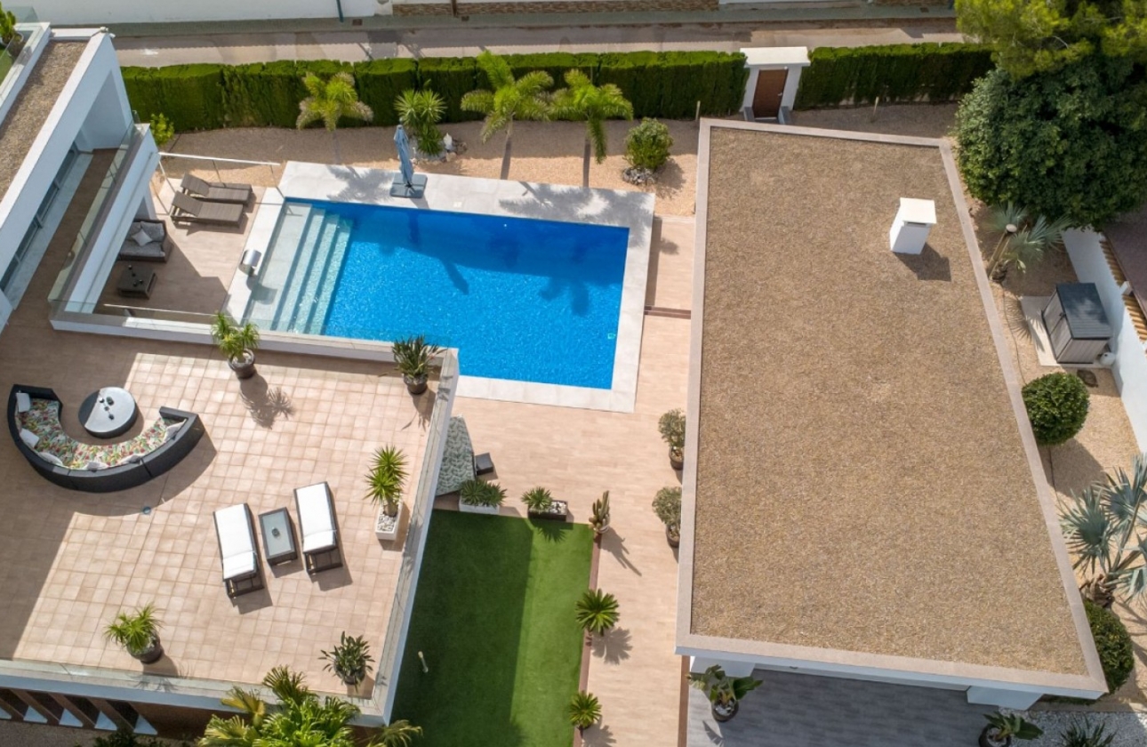 Resale - Villa - Pinar de Campoverde