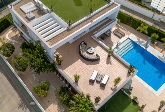 Resale - Villa - Pinar de Campoverde