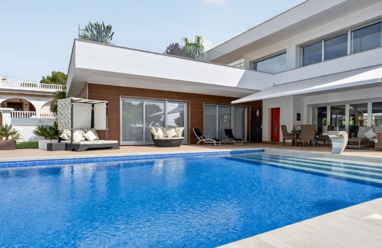 Resale - Villa - Pinar de Campoverde