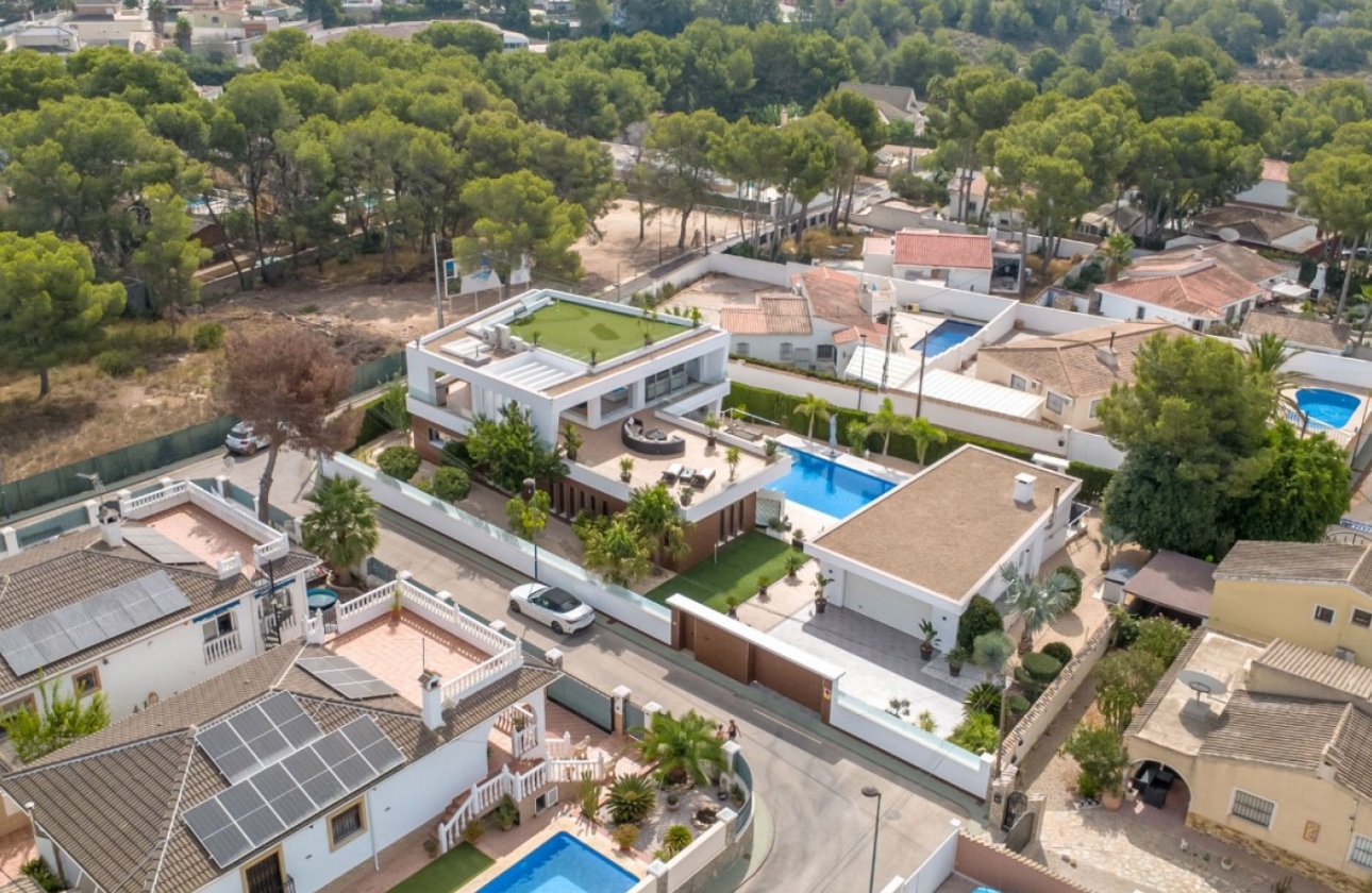 Resale - Villa - Pinar de Campoverde