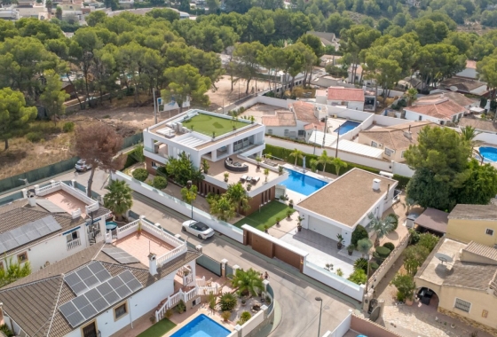 Resale - Villa - Pinar de Campoverde