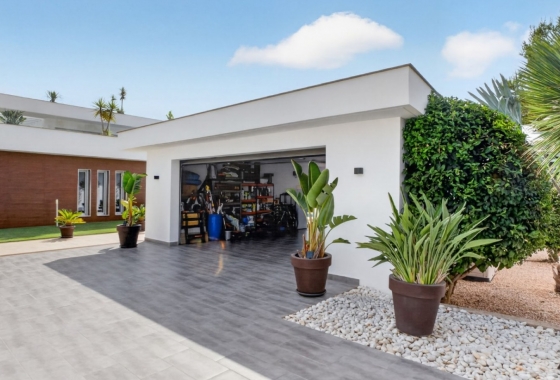 Resale - Villa - Pinar de Campoverde