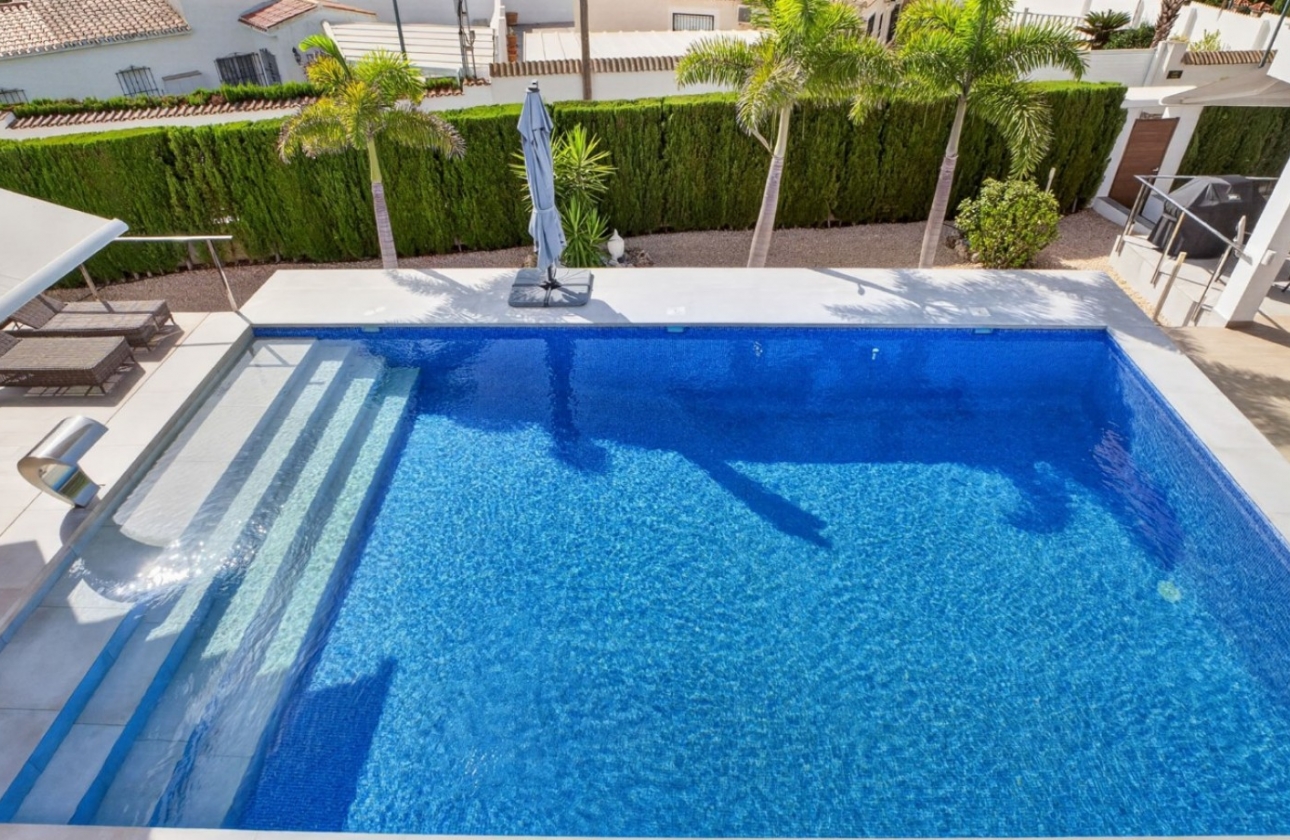 Resale - Villa - Pinar de Campoverde
