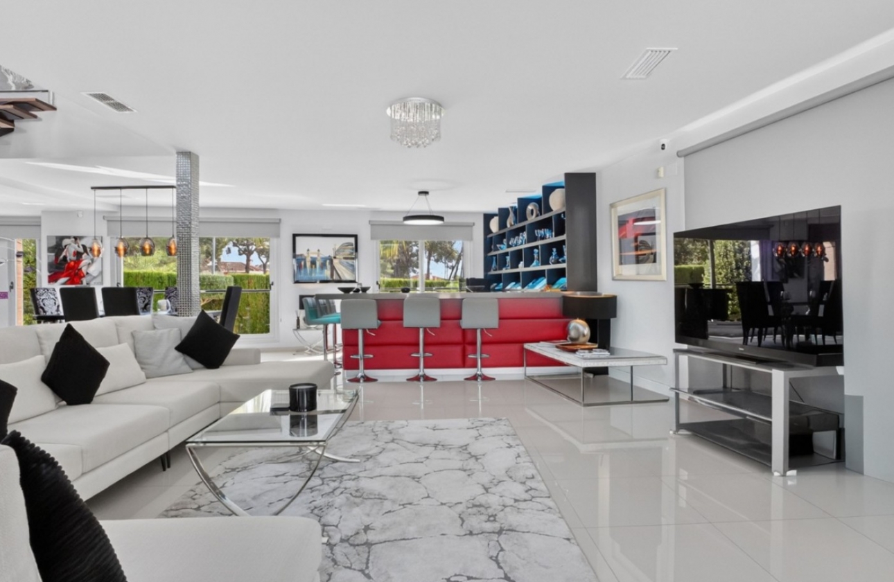 Resale - Villa - Pinar de Campoverde