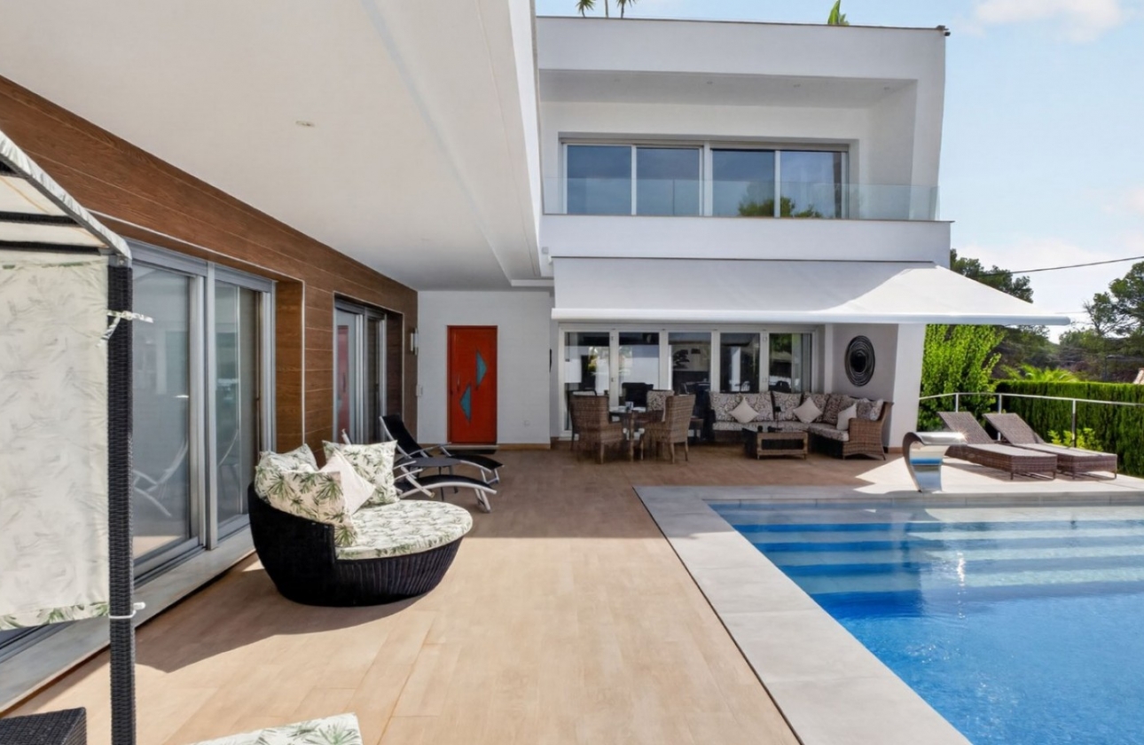 Resale - Villa - Pinar de Campoverde