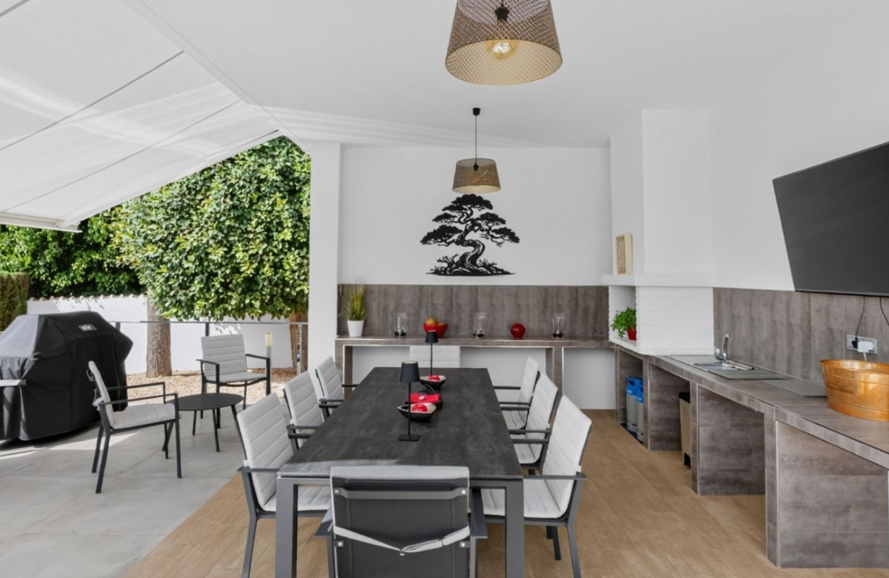Resale - Villa - Pinar de Campoverde