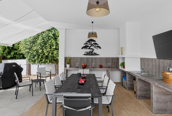 Resale - Villa - Pinar de Campoverde