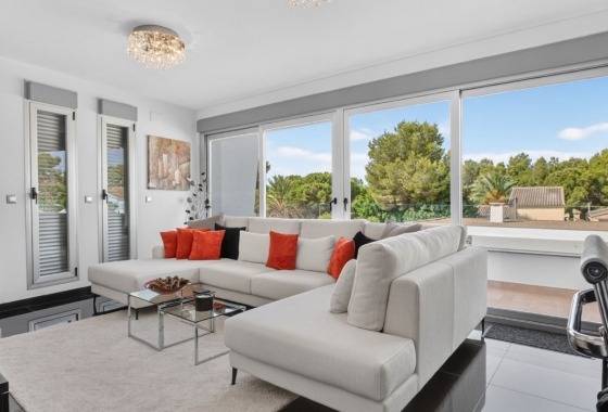 Resale - Villa - Pinar de Campoverde