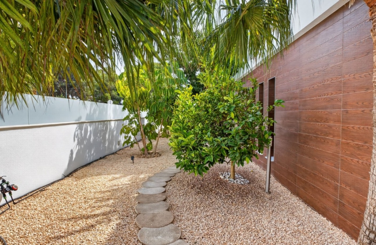 Resale - Villa - Pinar de Campoverde