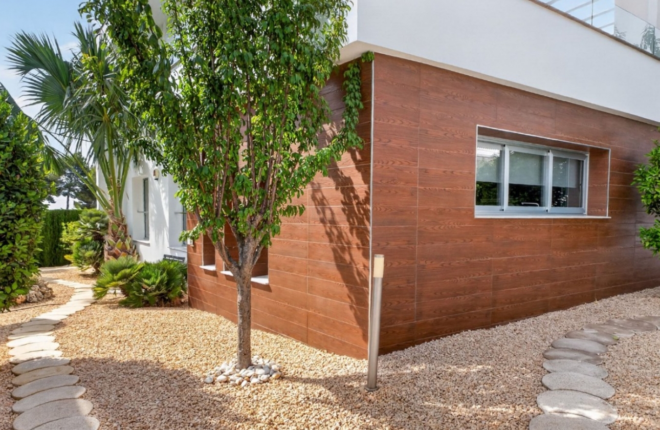 Resale - Villa - Pinar de Campoverde