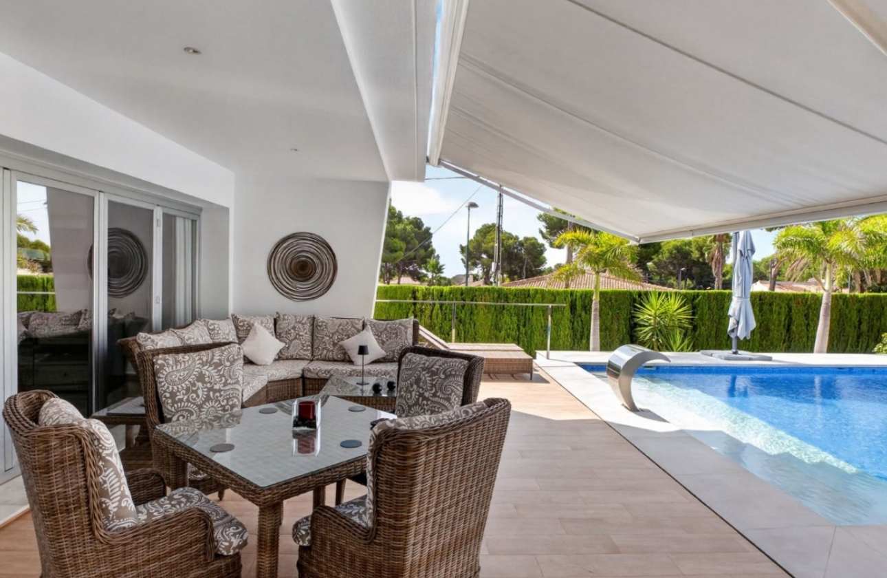 Resale - Villa - Pinar de Campoverde
